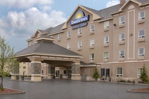 Exterior - Days Inn Red Deer (Red Deer)