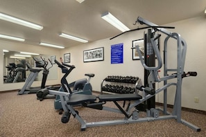 Fitness facility - Days Inn Red Deer (Red Deer)