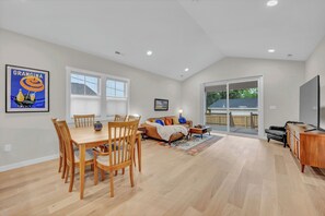 Interior - Bright New 3-Bedroom House Near Downtown Wilmington (Wilmington)