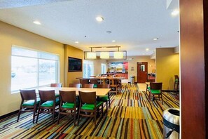 Dining - Comfort Inn & Suites Olathe - Kansas City (Olathe)