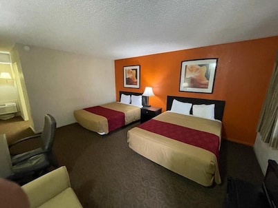 Knights Inn and Suites Emporia