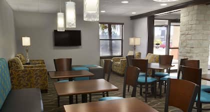 Days Inn and Suites By Wyndham Kinder
