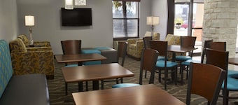Days Inn and Suites By Wyndham Kinder