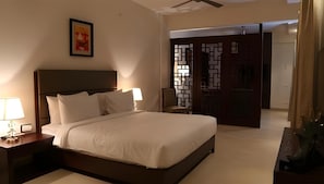Room - Lemon Tree Hotel Candolim Goa (Candolim)