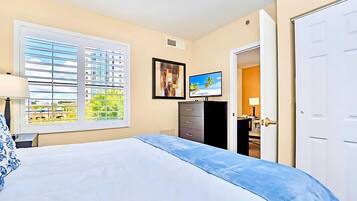 Iron/ironing board, WiFi, bed sheets, wheelchair access