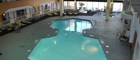 Piscine couverte, piscine extérieure