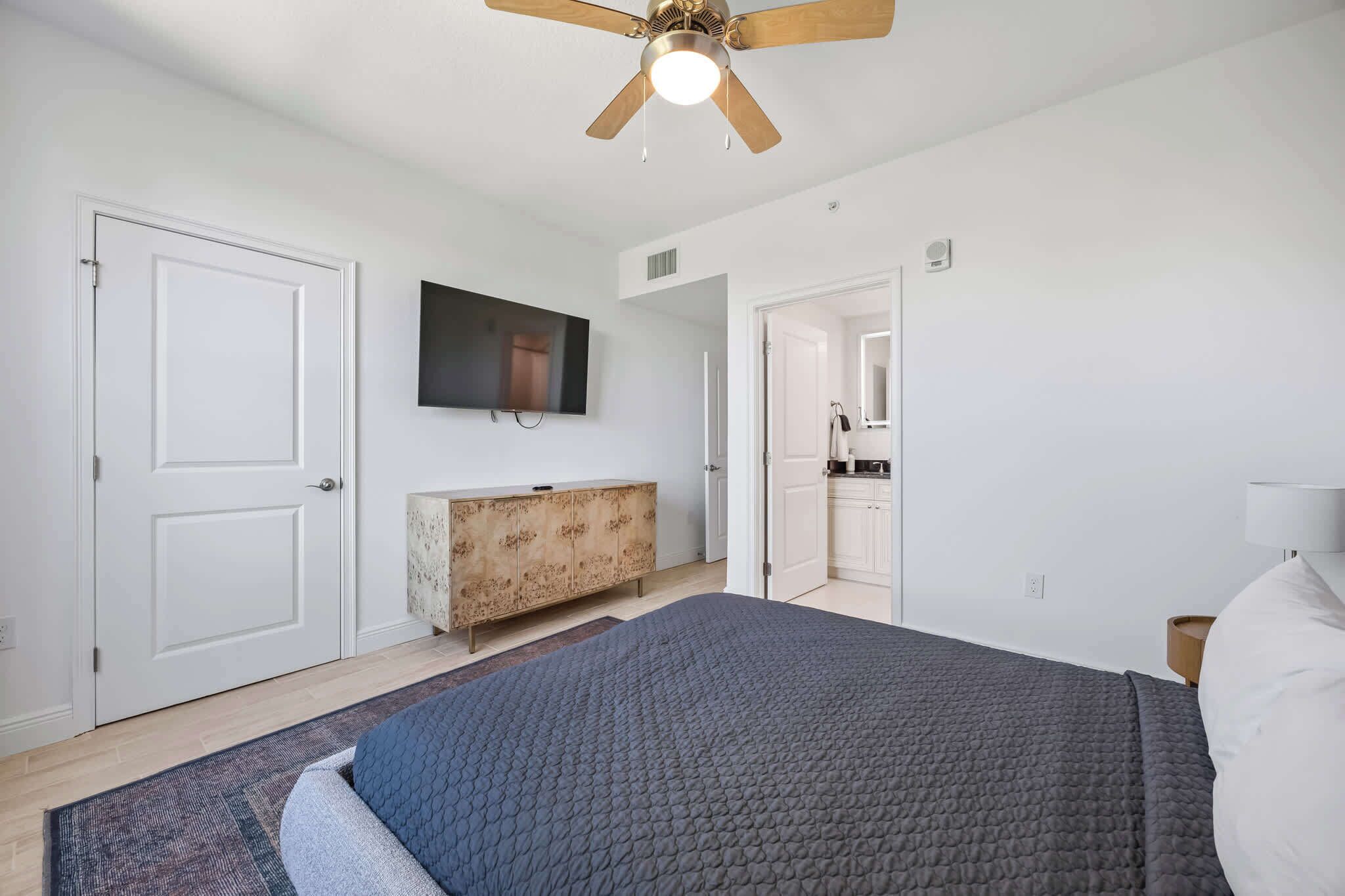 Desk, iron/ironing board, travel crib, WiFi