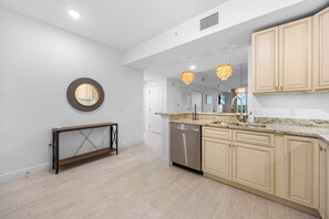 Interior - RIVER FLY IN: The Meritt, River & Runway View (Merritt Island)