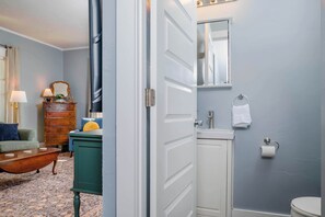 Bathroom - Relaxing 3 bedroom Home Away Stay (Oshkosh)