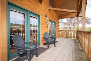 Terrace/patio - Foxtail Lodge - Warrens Retreat (Warrens)