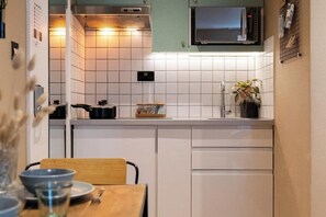 Dining - Room2 Hammersmith Hometel (London)
