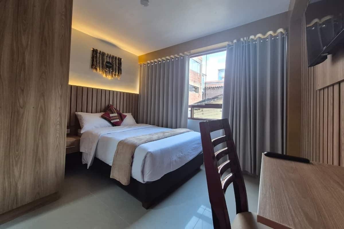 Kamar Double Klasik | Meja kerja, ruang kerja ramah laptop, dan Wi-Fi gratis