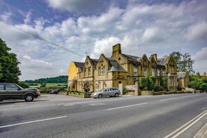 Unclassified image, 2 of 29, button - The Shrubbery Hotel (Ilminster)