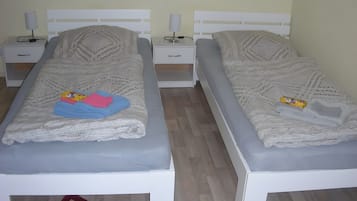 WiFi, bed sheets