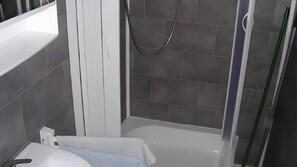 Shower, towels