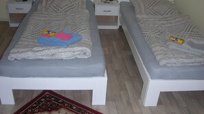 WiFi, bed sheets