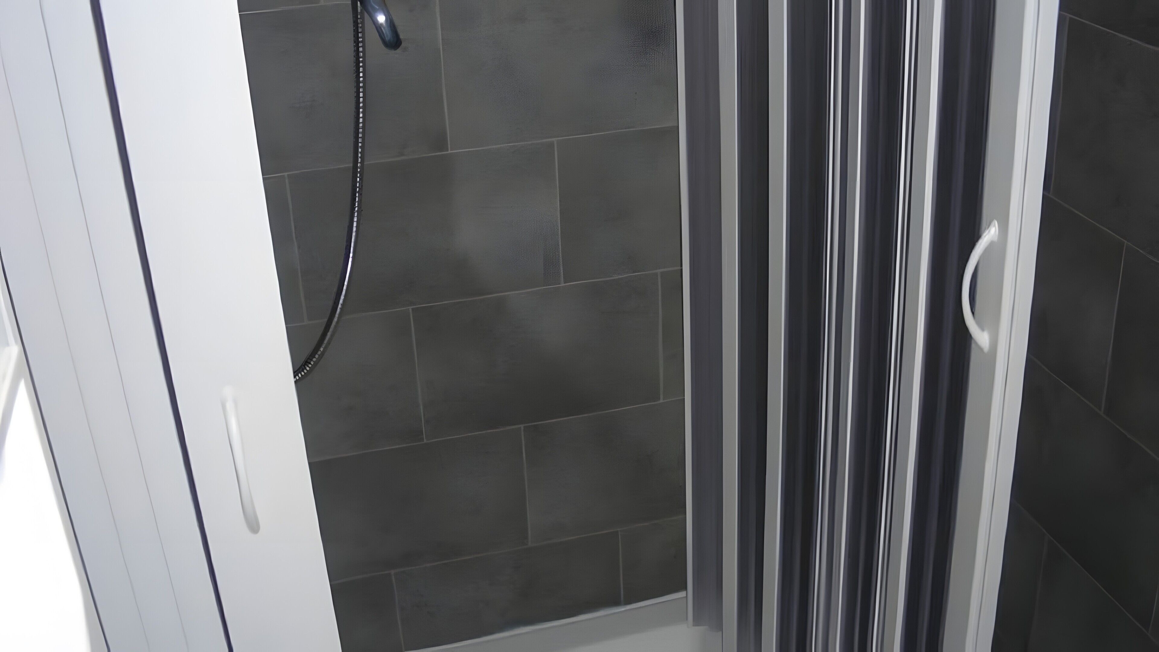 Douche, serviettes fournies