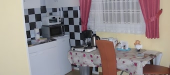 Studio Apartment for 2, 18 m², with Shared Garden and Wi-Fi