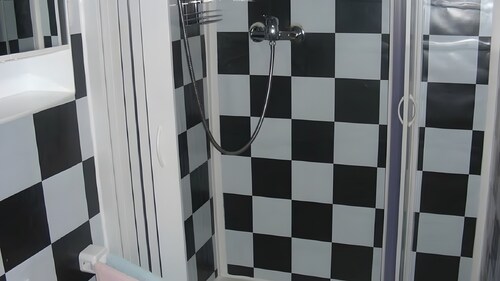 Studio Apartment for 2, 18 m², with Shared Garden and Wi-Fi