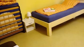 WiFi, bed sheets
