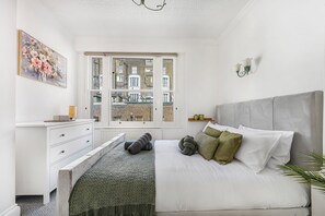 Room - Paddington and Bayswater Prime Central 2 bed Apartment near Hyde park (London)