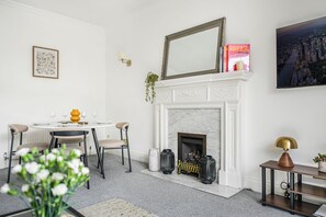 Dining - Paddington and Bayswater Prime Central 2 bed Apartment near Hyde park (London)