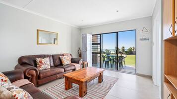 Apartment (2 Bedrooms) | Front of property