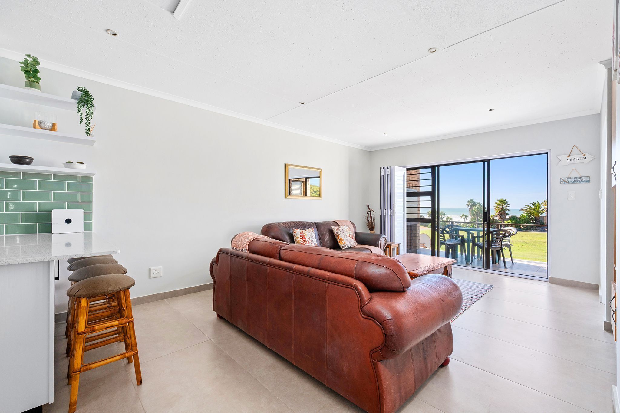 Apartment (2 Bedrooms) | Front of property