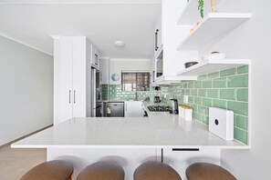 Apartment (2 Bedrooms) | Interior - Rouxvilla (Jeffreys Bay)