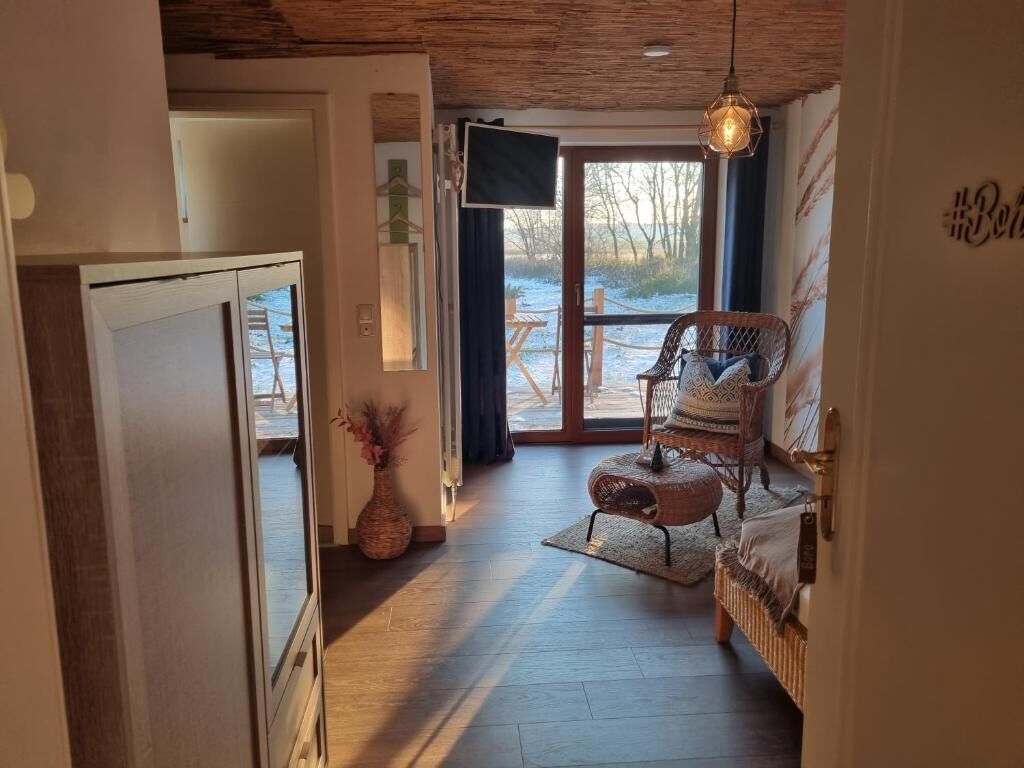 Comfort Single Room, 1 Large Twin Bed, Patio, River View | Interior