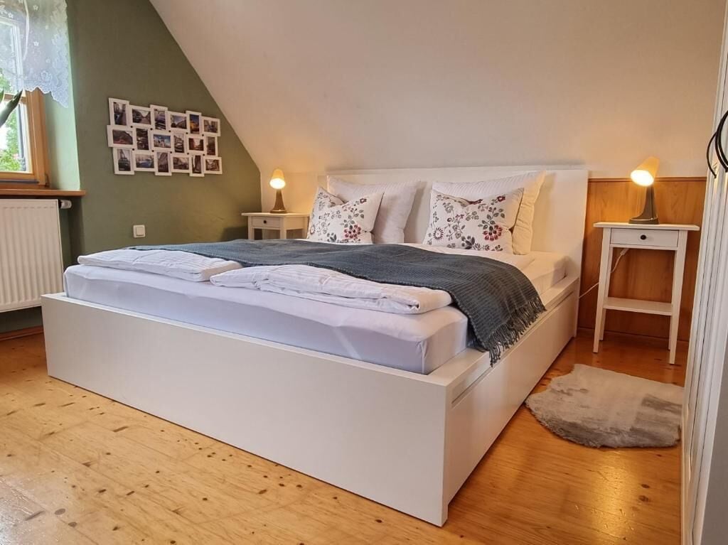 Comfort Double Room, Courtyard View | Hypo-allergenic bedding, individually decorated, individually furnished