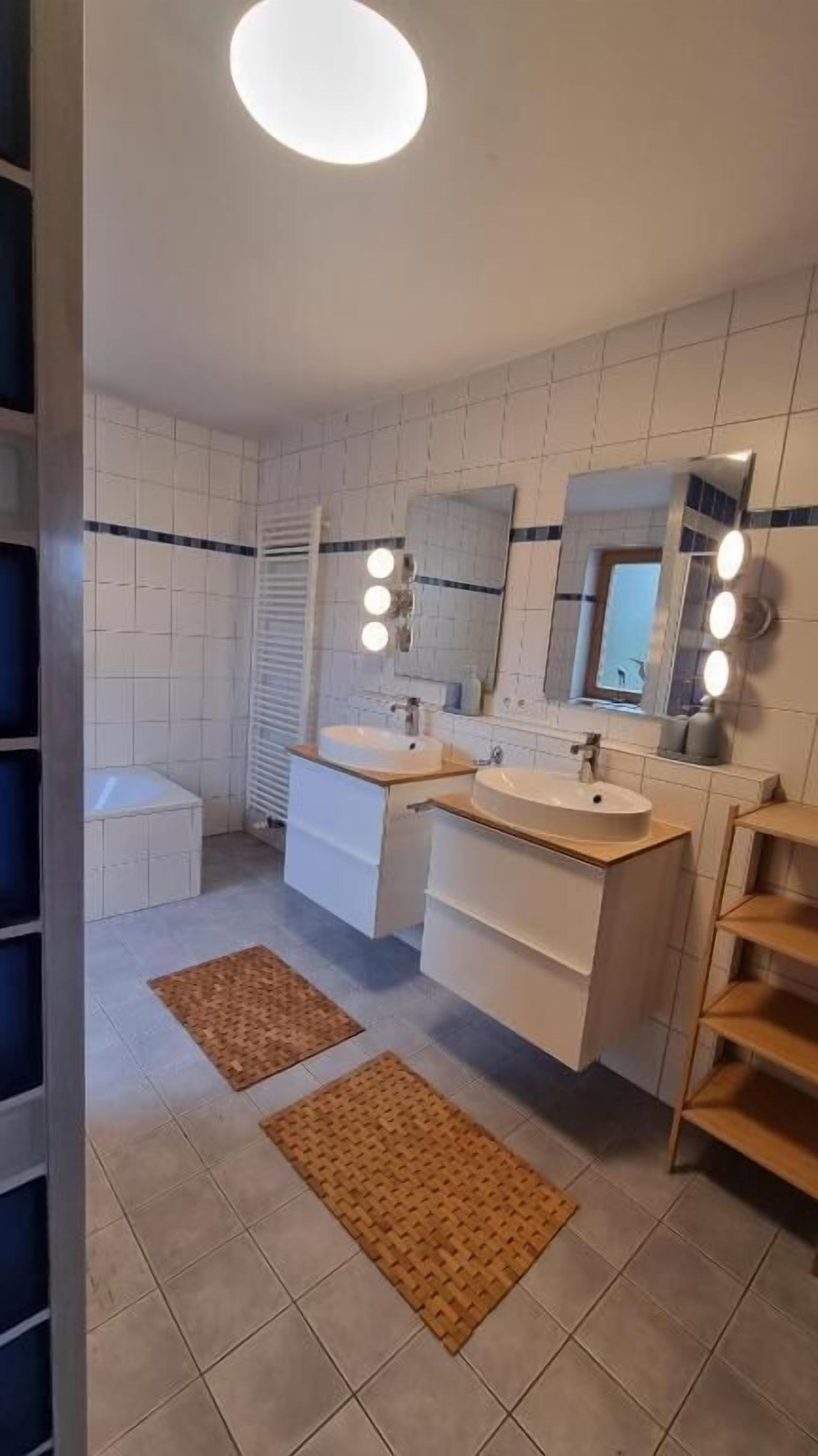 Luxury-Apartment, Flussblick | Badezimmer