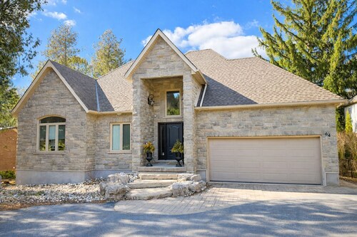 Kodel Riverside Suite / Downtown Elora