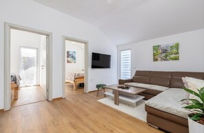 Iron/ironing board, WiFi - House12 with pool (Ratiševina)