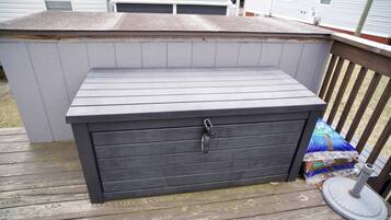 Loft, 2 Bedrooms, Patio | Property grounds