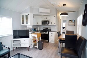 Loft, 2 Bedrooms, Patio | Interior
