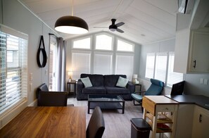 Loft, 2 habitaciones, patio | Sala de estar