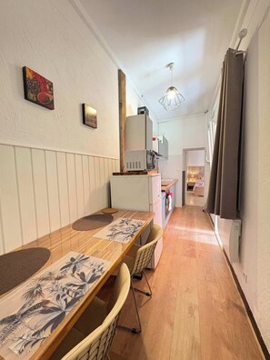 Dining - Cozy Cocoon  Thermal Baths & Mountains (Lamalou-les-Bains)