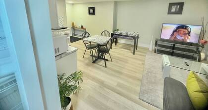 Airport Getaway 4 min to Moncton Airport, Free Parking and Super Fast Wifi
