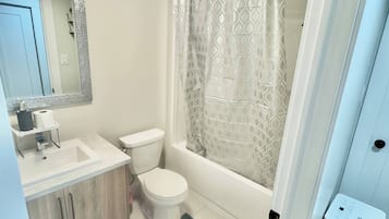 House, 1 Bedroom | Bathroom
