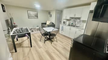 House, 1 Bedroom | Private kitchen