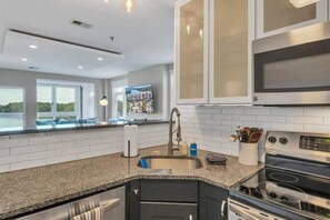 Private kitchen - #238/2304 Pointe - 3 Bedroom Pointe Condo (Bedford County)
