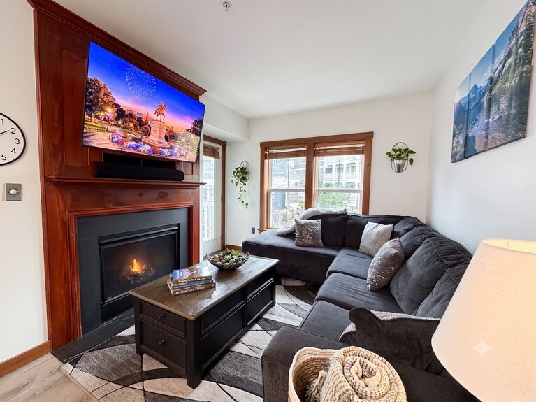 As 141: Pool-level King Bed | Ski-in/out | Village Center - Snowshoe, WV