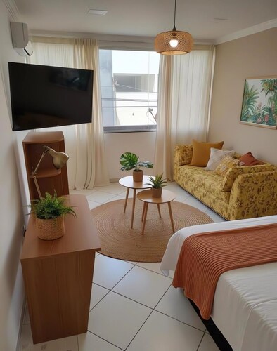 Cozy 1-bedroom hotel suite in beautiful Morada de Laranjeiras with AC