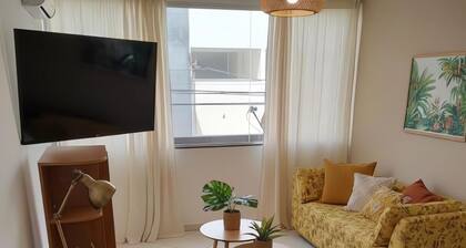Cozy 1-bedroom hotel suite in beautiful Morada de Laranjeiras with AC