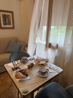 Desayuno bufé gratuito y diario
