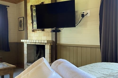 木屋, 花园景观 | 客房内保险箱、熨斗/熨板、免费 WiFi
