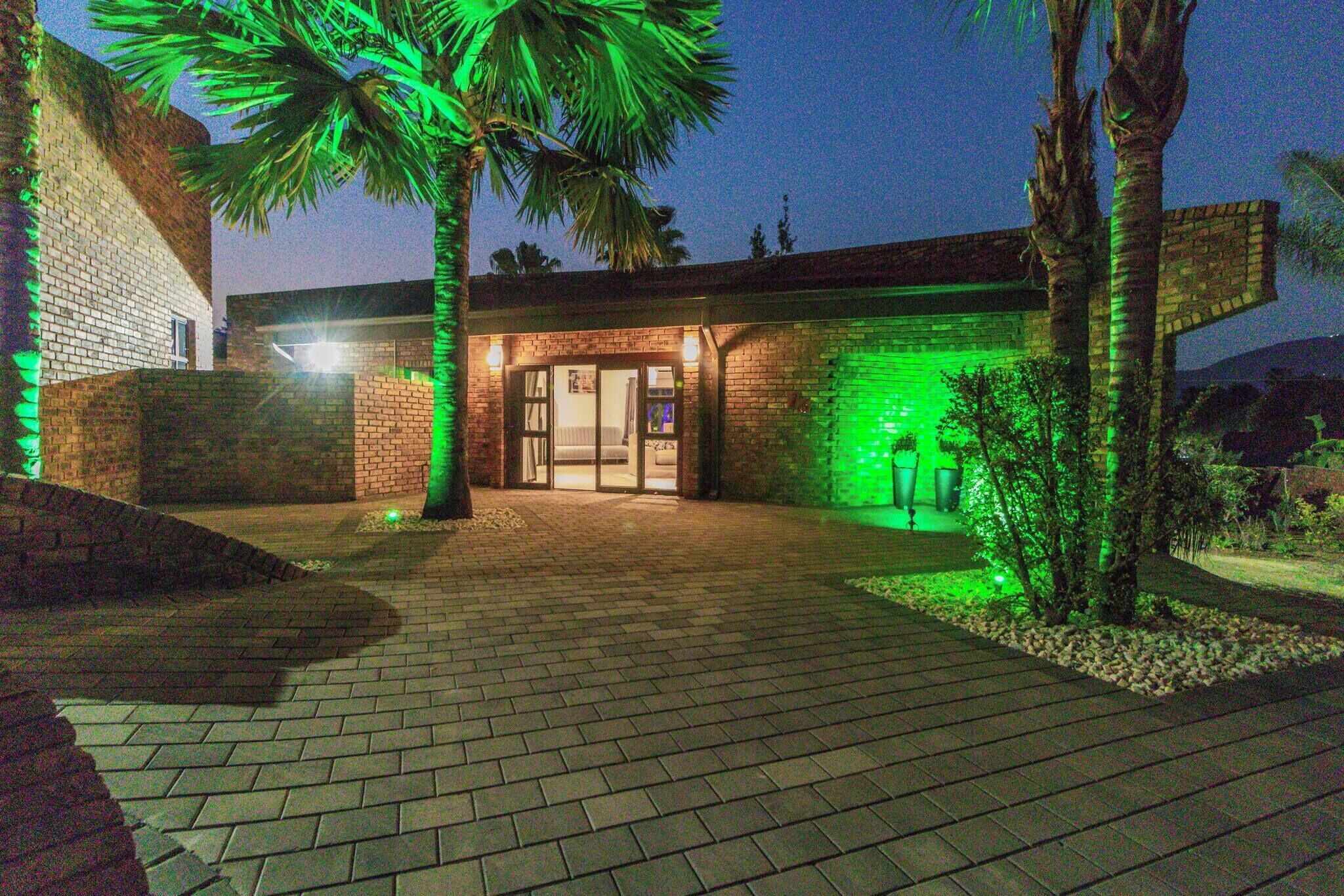 المنشأة من الخارج