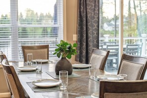 Dining - The Nittany Cabin (Blakeslee)