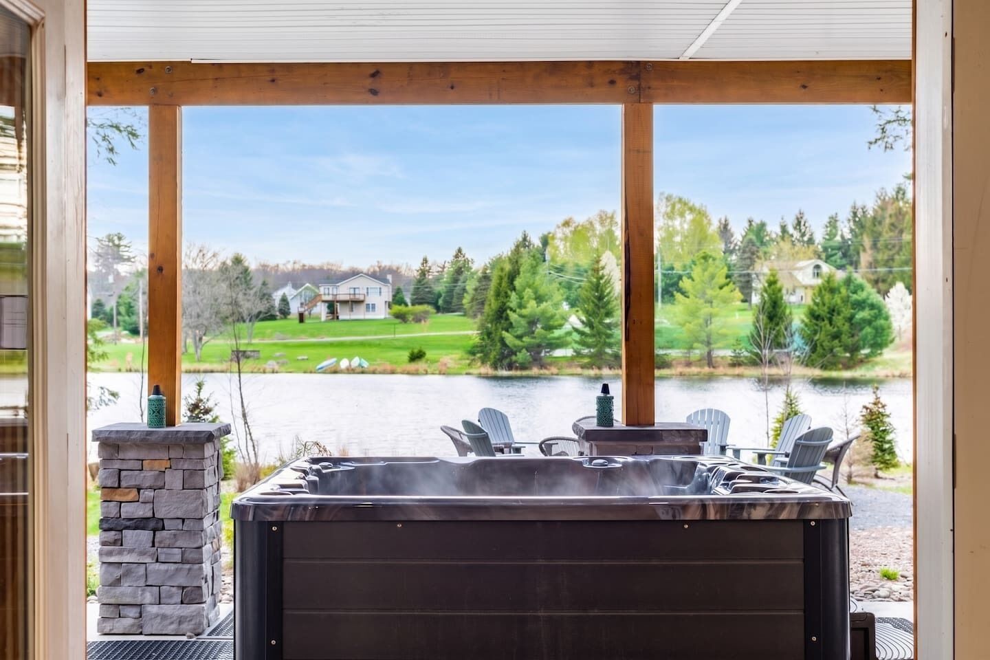 Indoor spa tub